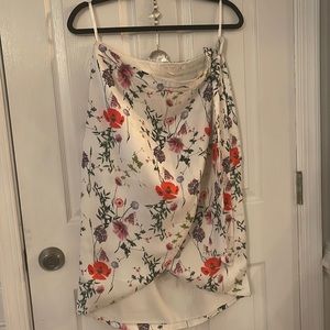 Fabulous size 3 skirt nice and breezy for a sunny day.